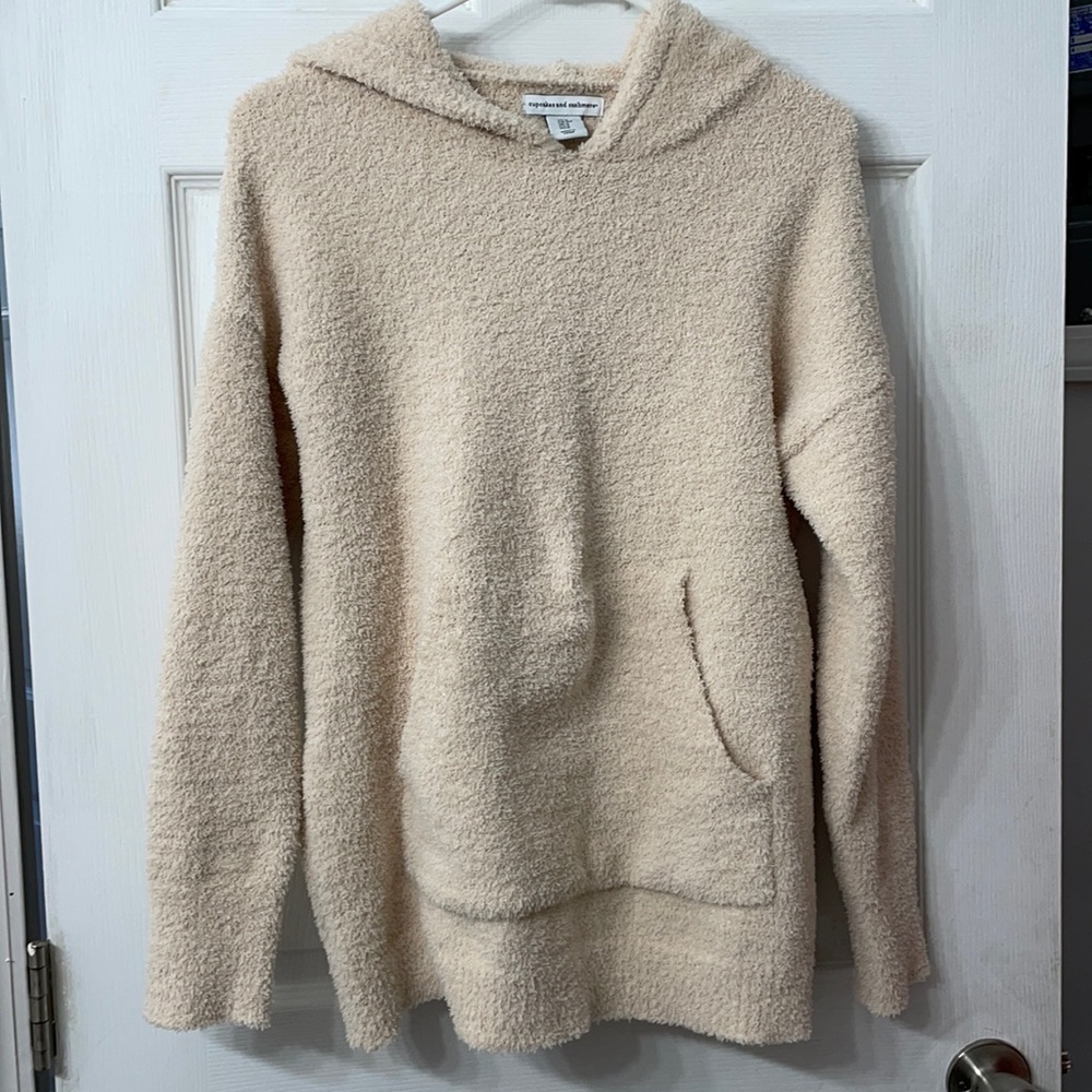 NWOT Cupcakes and Cashmere fuzzy hoodie